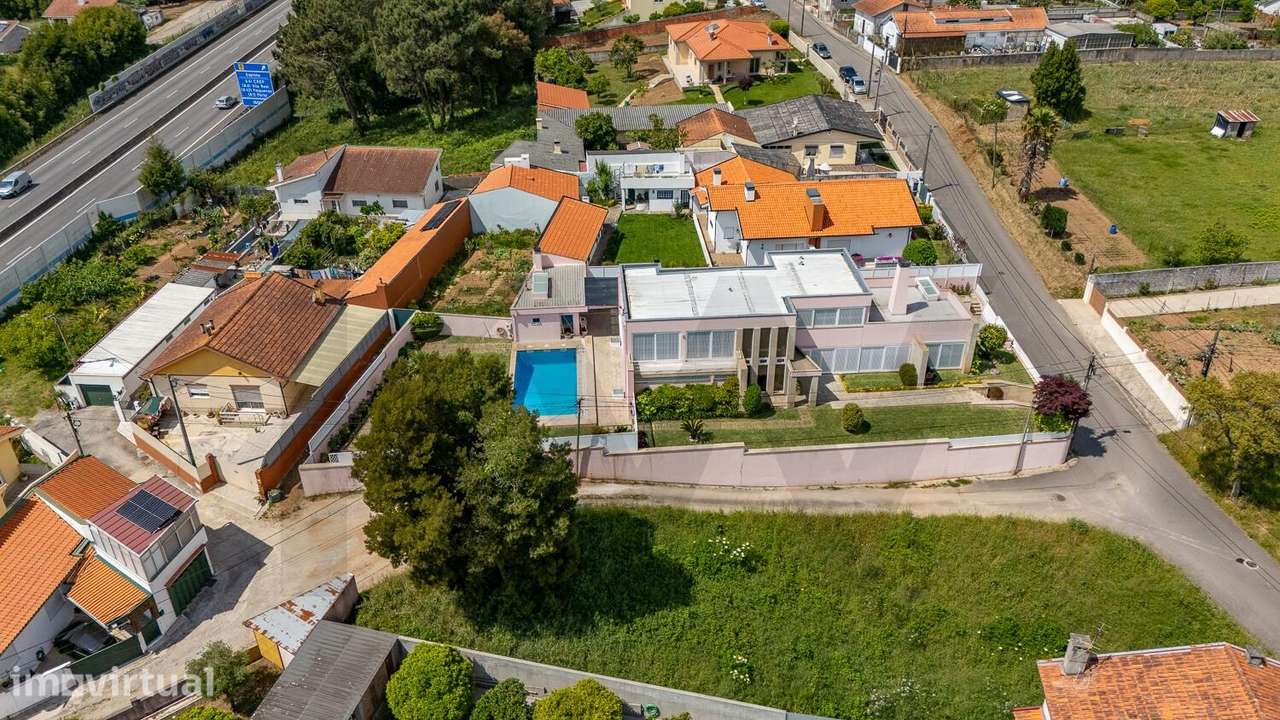 MORADIA V4 COM PISCINA EM ESPINHO - ANTA - Grande imagem: 3/32