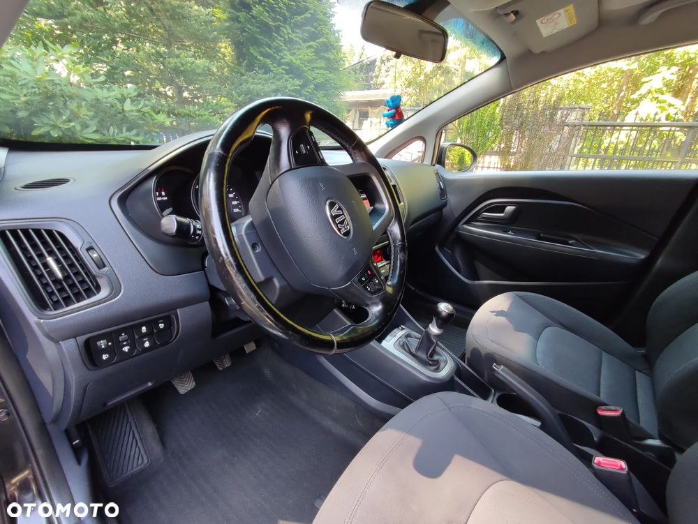 Kia Rio - 10