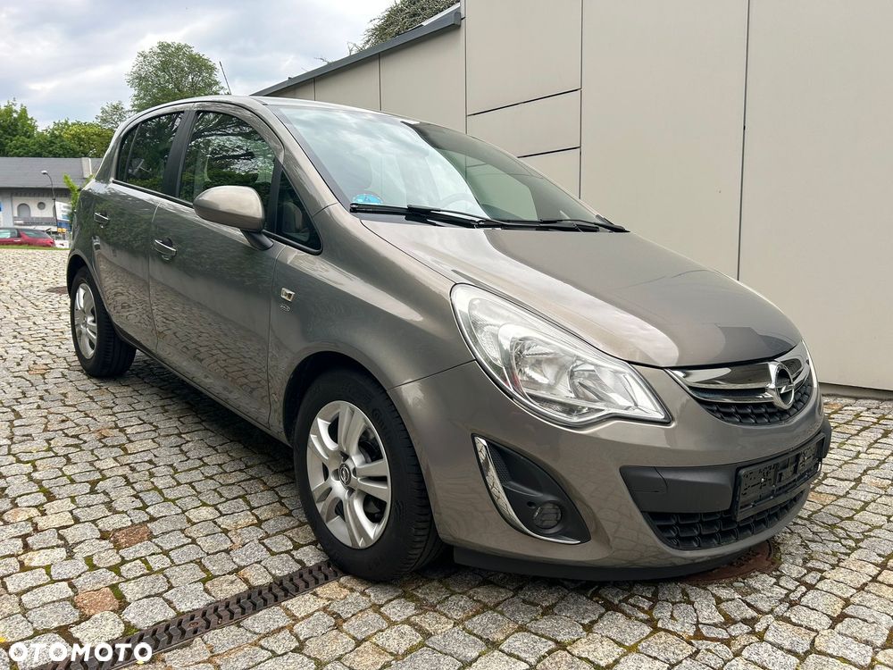 Opel Corsa 1.4 16V Cosmo - 4