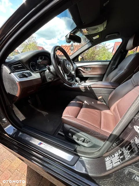 BMW Seria 5 550i xDrive - 5
