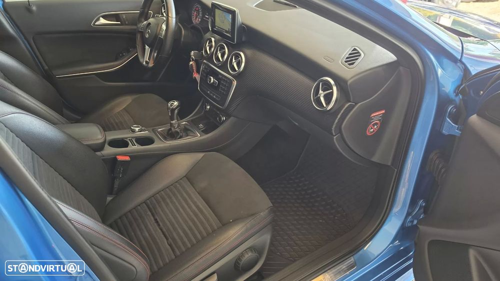 Mercedes-Benz A 180 d AMG Line - 51