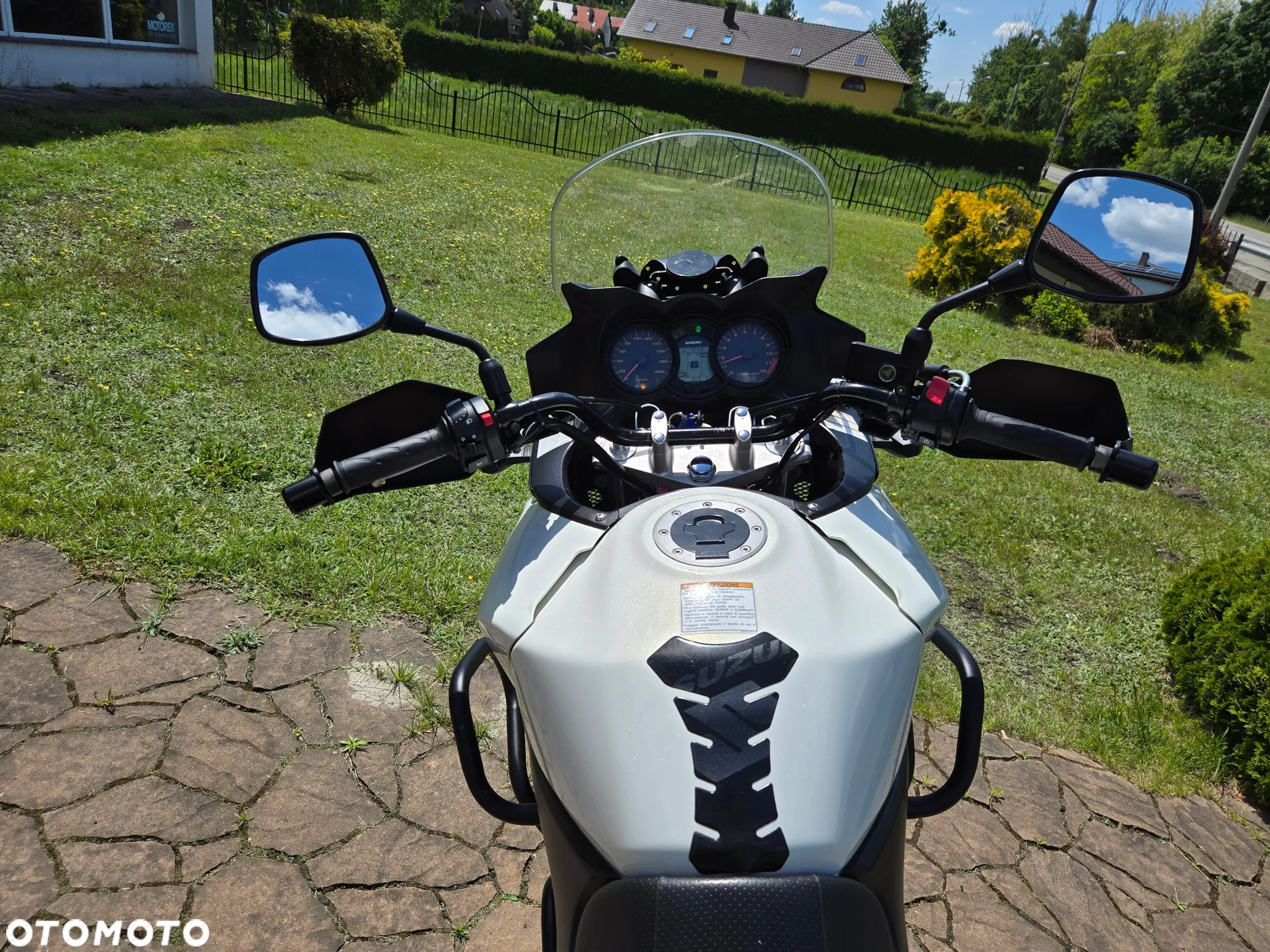 Suzuki V-STROM - 11