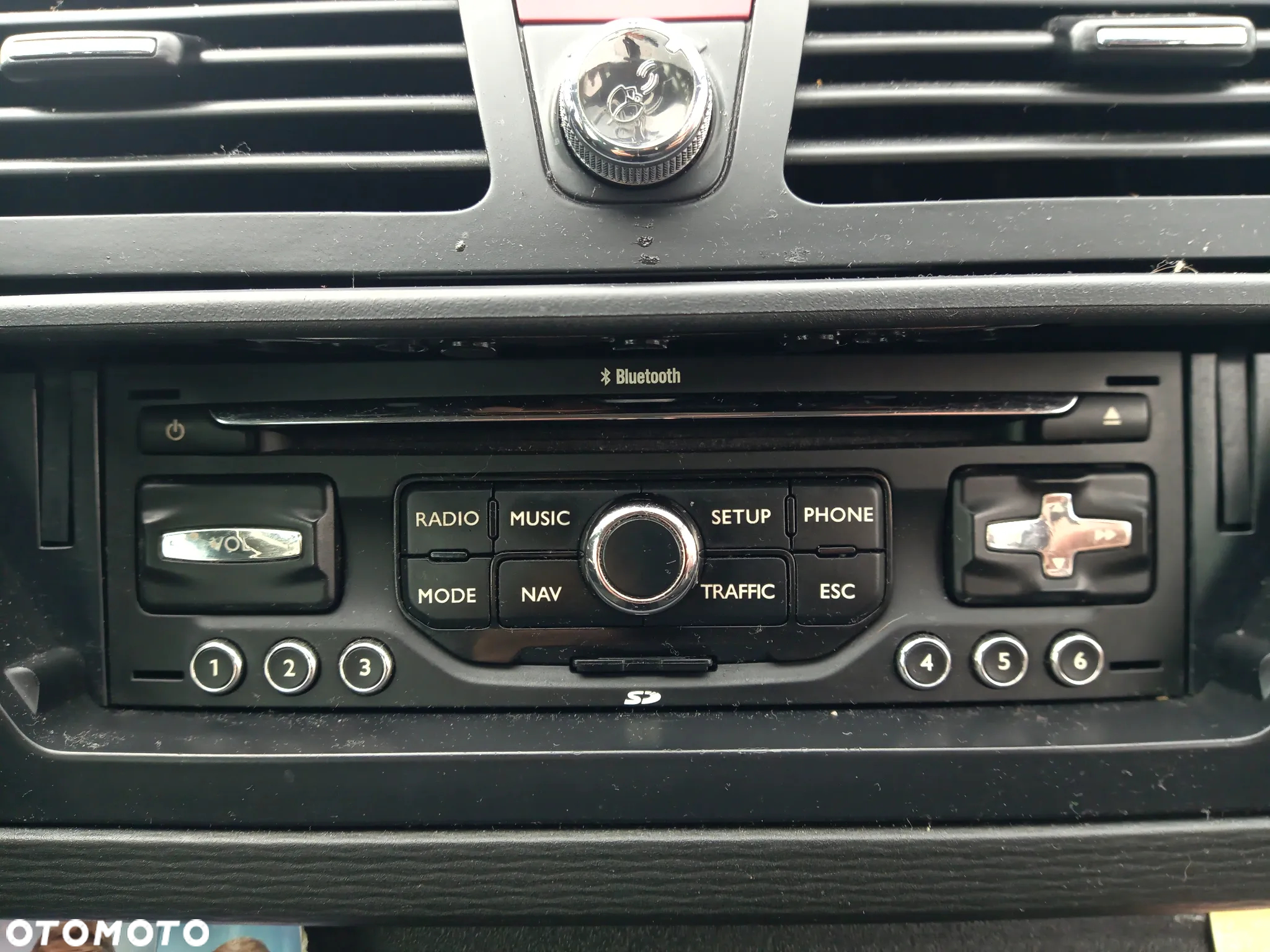 Citroen C3 C4 C5 Peugeot 208 308 5008 Radio CD RNEG1 96661984XT - 4