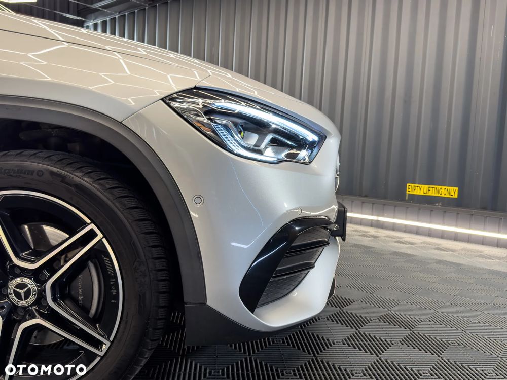 Mercedes-Benz GLA - 13