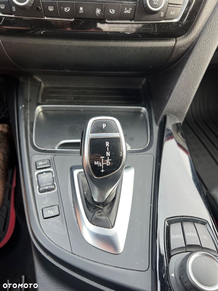 BMW Seria 3 330i Sport - 20