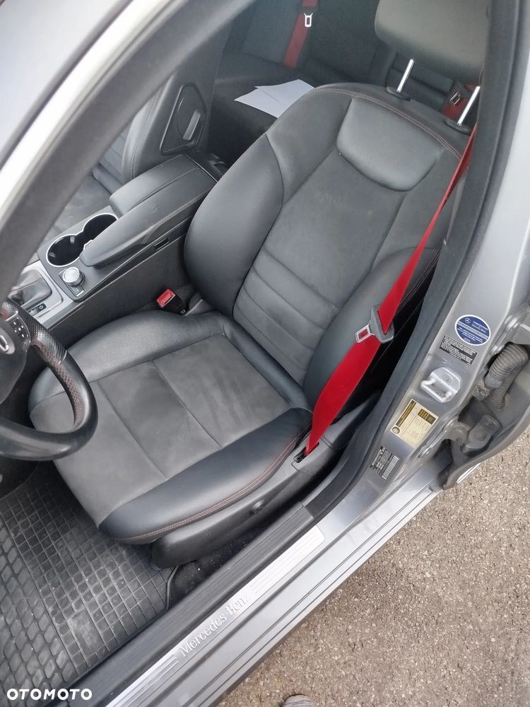 Mercedes-Benz Klasa C 250 CGI Automatik BlueEFFICIENCY - 11