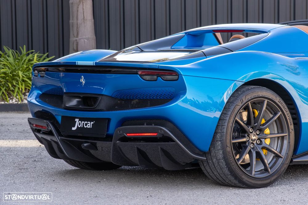 Ferrari 296 GTS Spider - 25