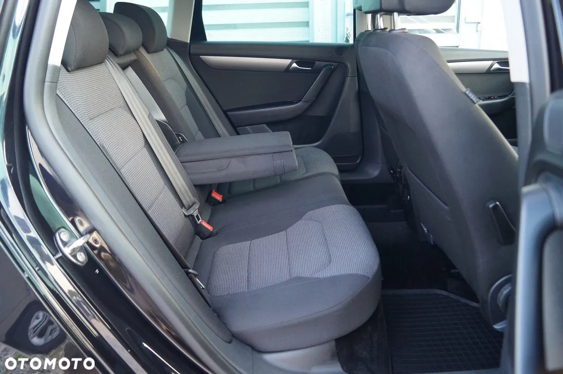 Volkswagen Passat Variant 2.0 TDI Highline - 26