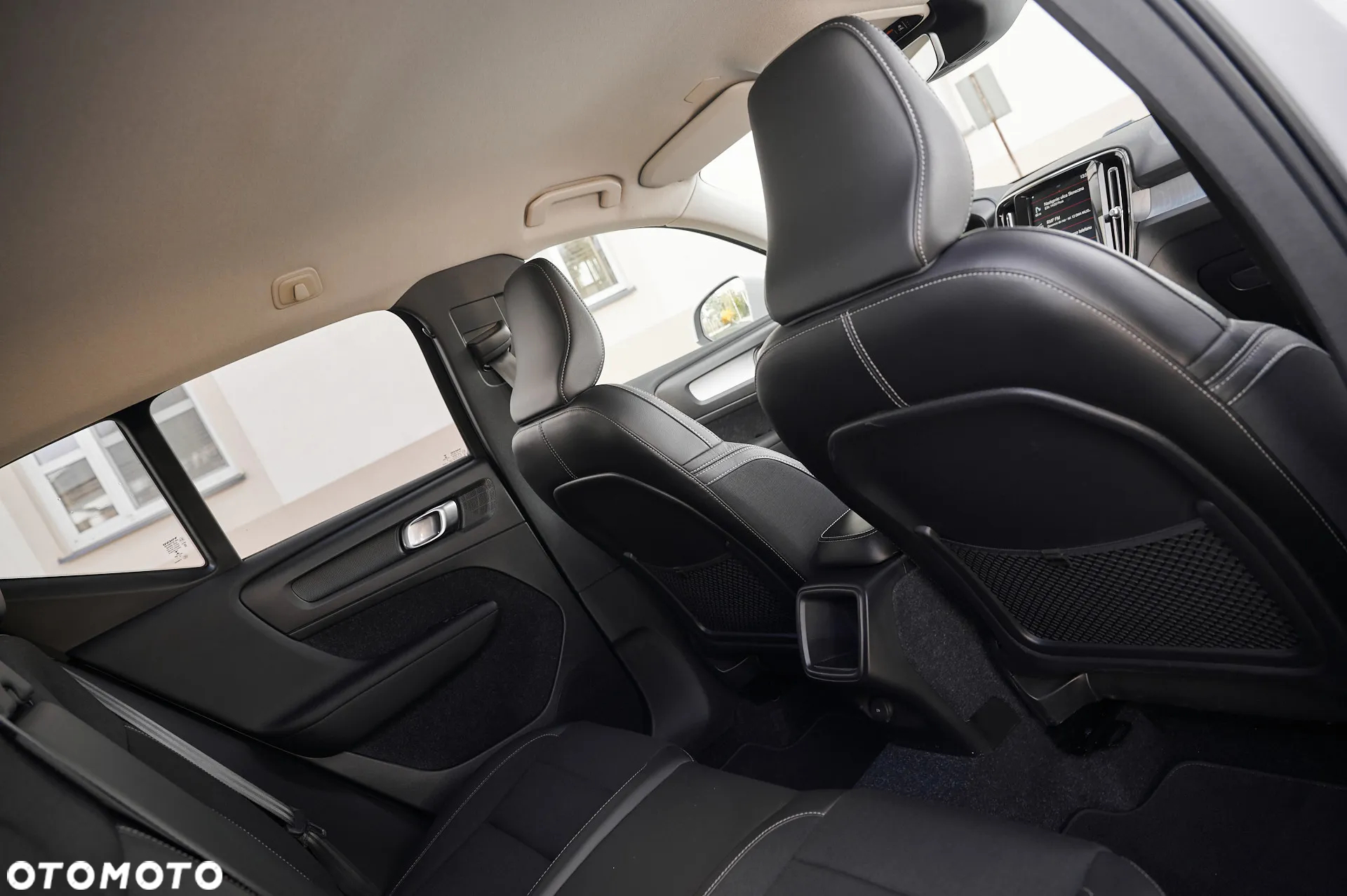 Volvo XC 40 T3 Momentum Pro - 31