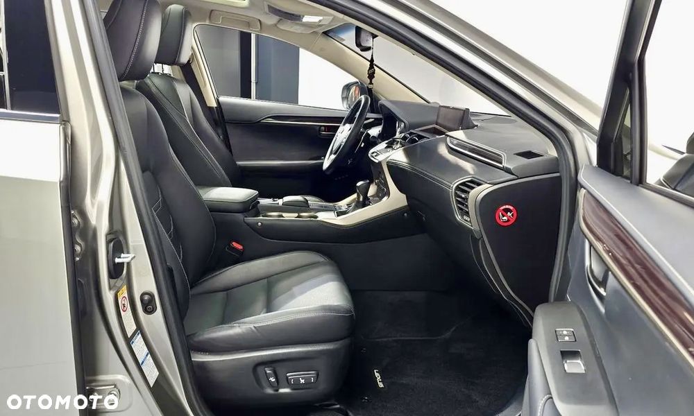 Lexus NX - 9