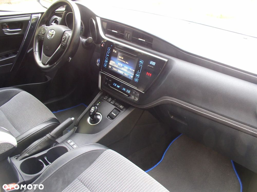 Toyota Auris 1.8 VVT-i Hybrid Automatik Touring Sports Executive - 18