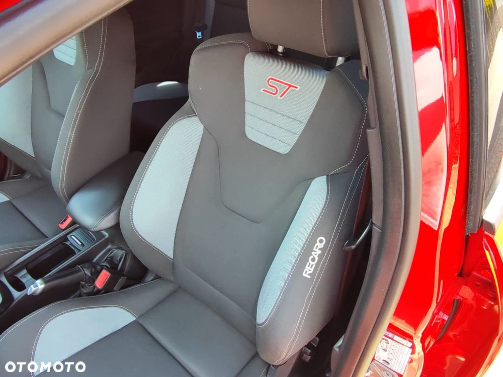 Ford Focus 2.0 TDCi ST - 10