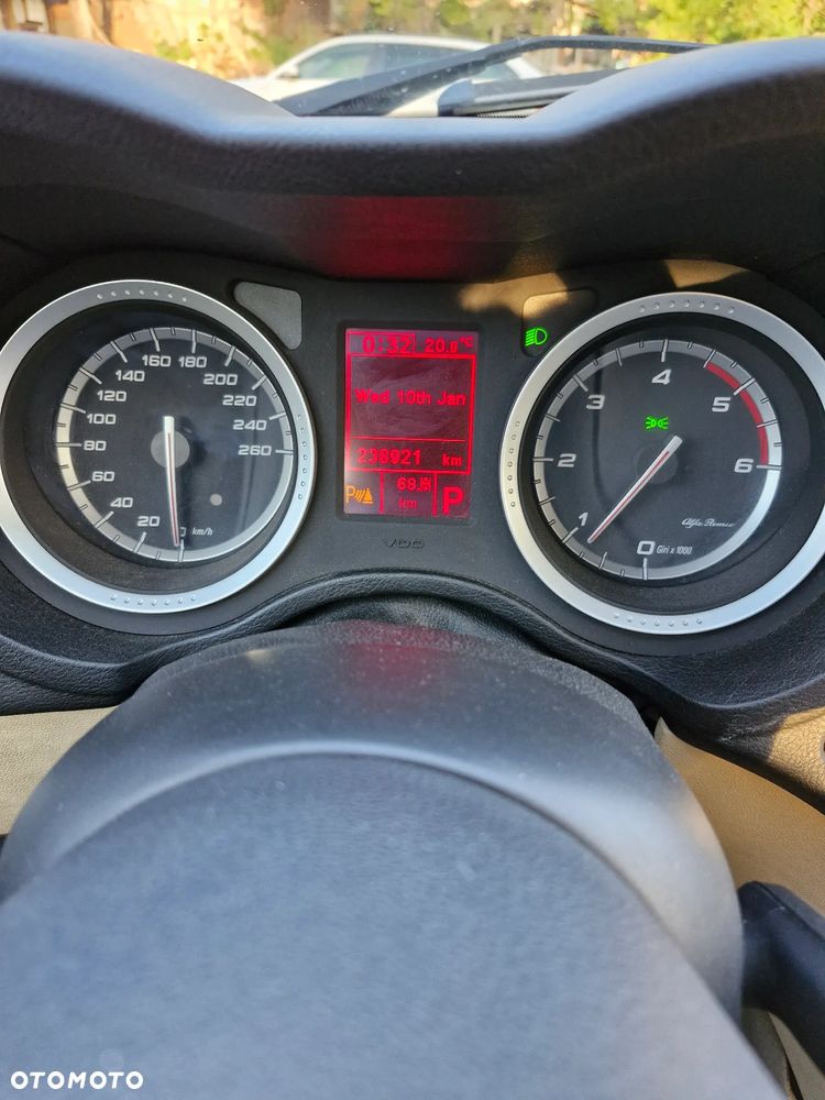 Alfa Romeo 159 1.9 JTDM 16V DPF Automatik Distinctive - 14