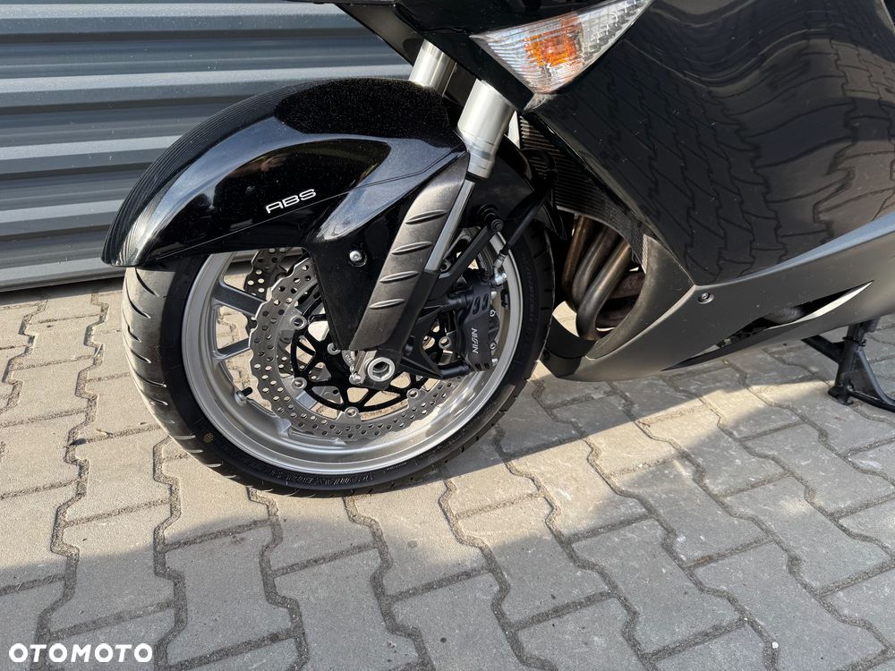 Kawasaki GTR - 18