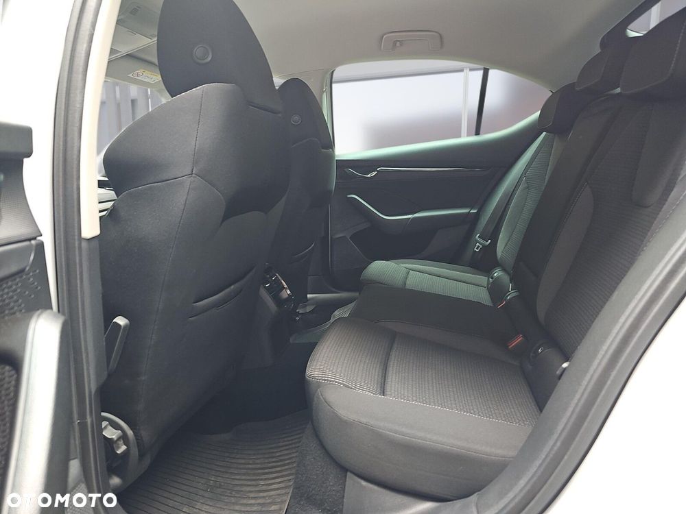 Skoda Octavia 2.0 TDI SCR Ambition DSG - 10