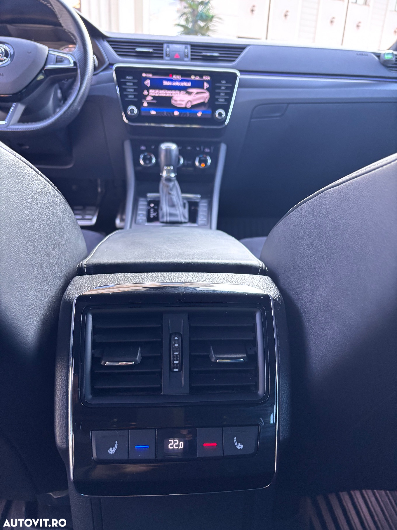 Skoda Superb 2.0 TDI DSG Sportline - 11