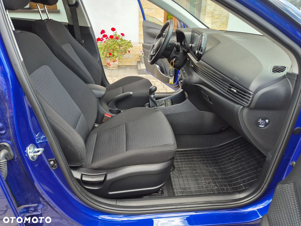 Hyundai i20 blue 1.2 Pure - 24