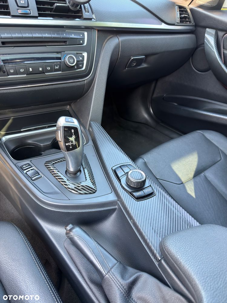 BMW Seria 3 320i xDrive Sport Line - 15