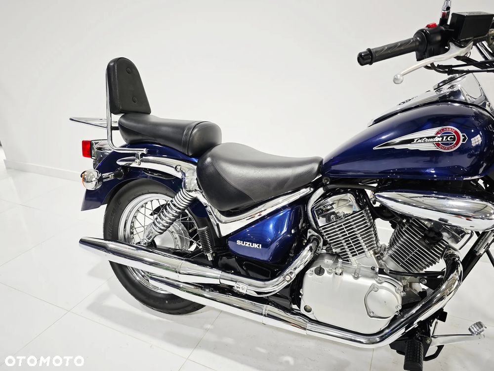 Suzuki Intruder - 9