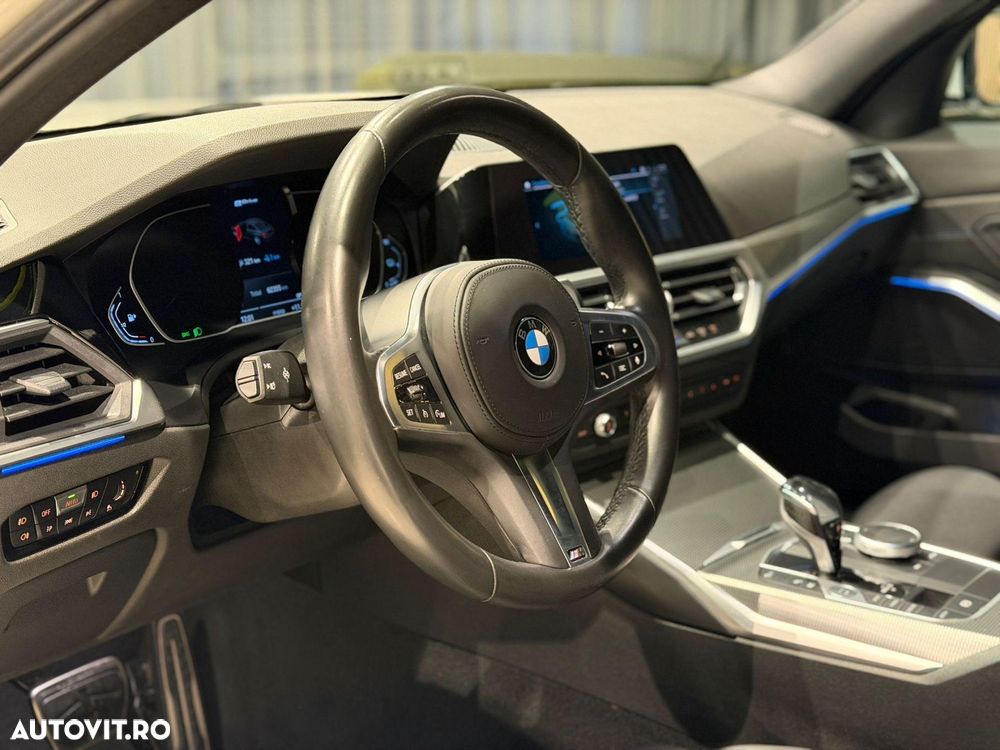 BMW Seria 3 330e iPerformance M Sport - 22