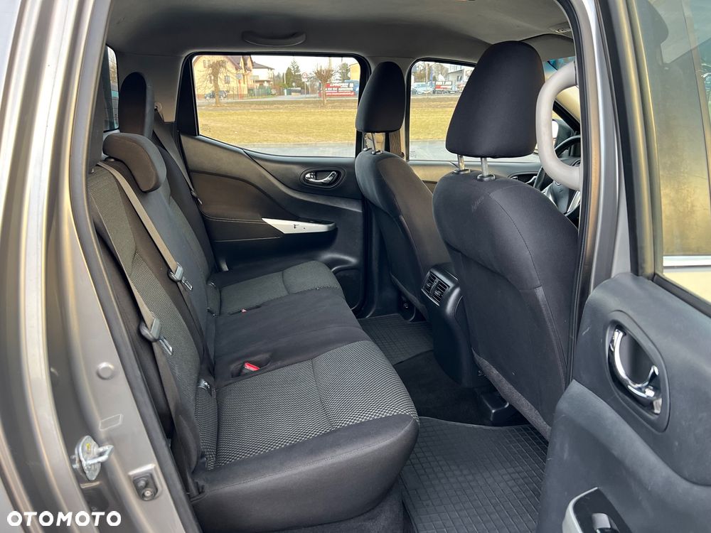 Nissan NP300 Pickup - 22