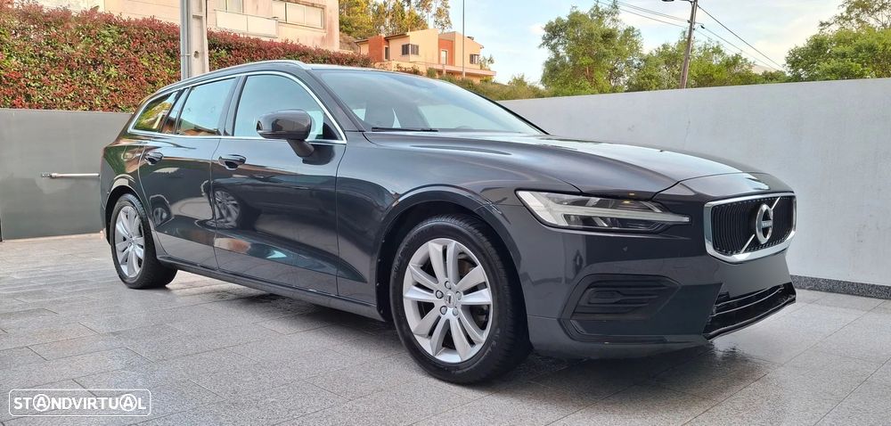 Volvo V60 2.0 D3 Momentum Plus Geartronic - 1