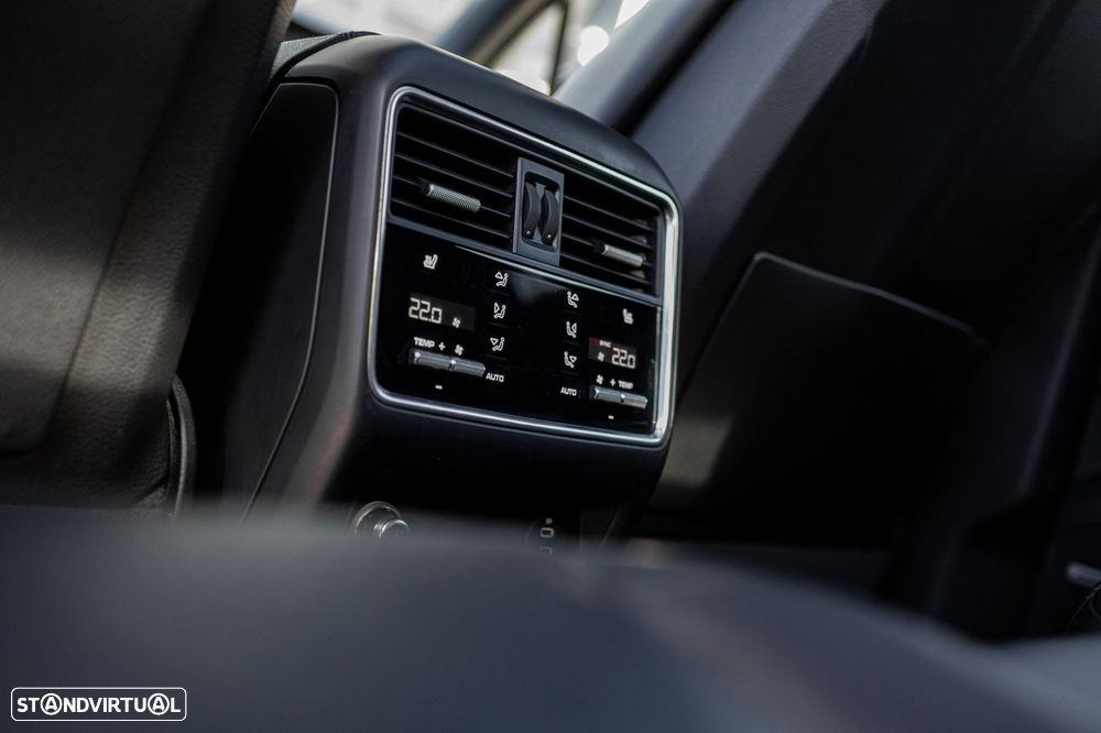 Porsche Cayenne Coupé E-Hybrid - 38