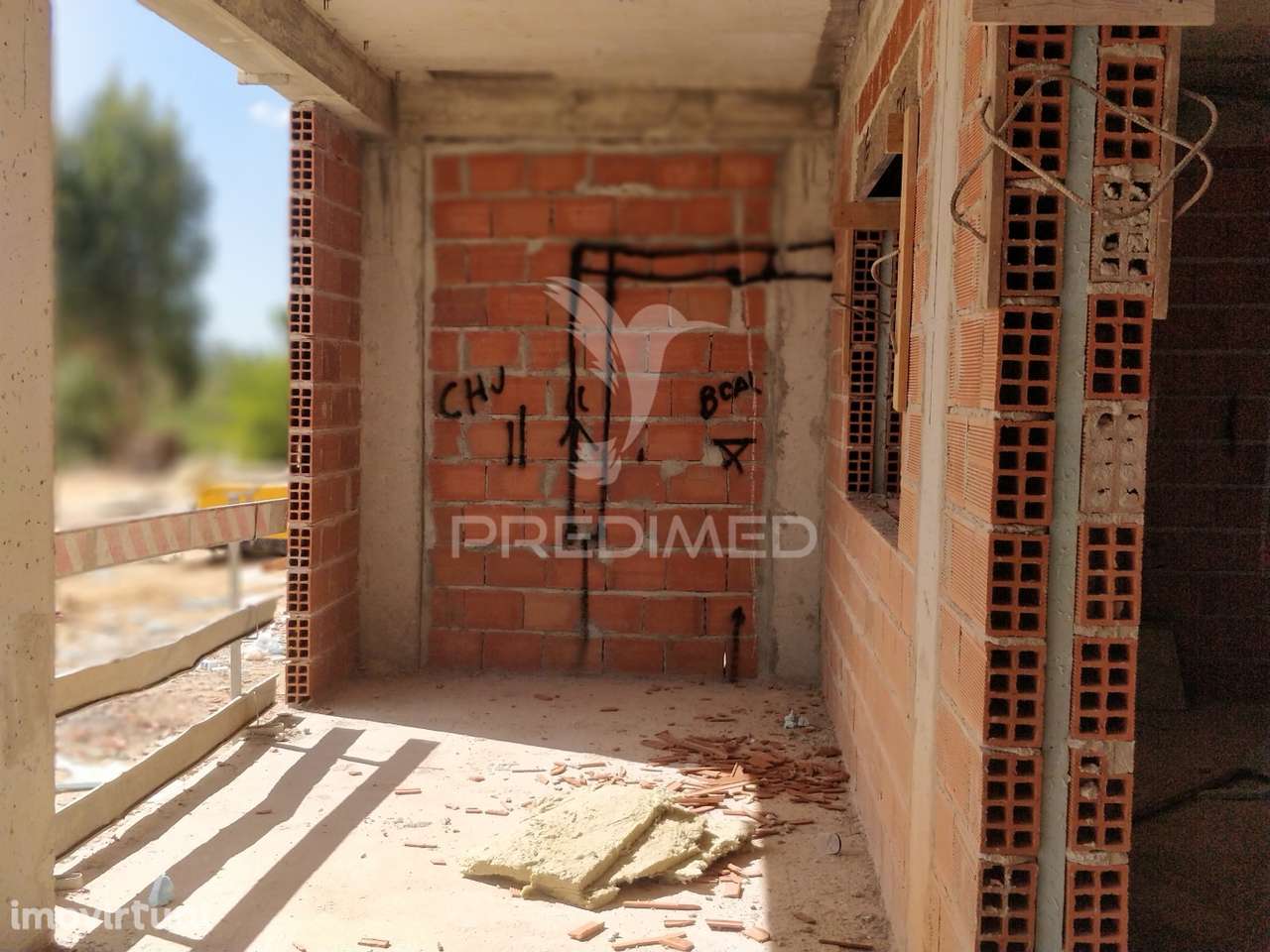 T2 DUPLEX COM PARQUEAMENTO E CHURRASQUEIRA. - Grande imagem: 3/13