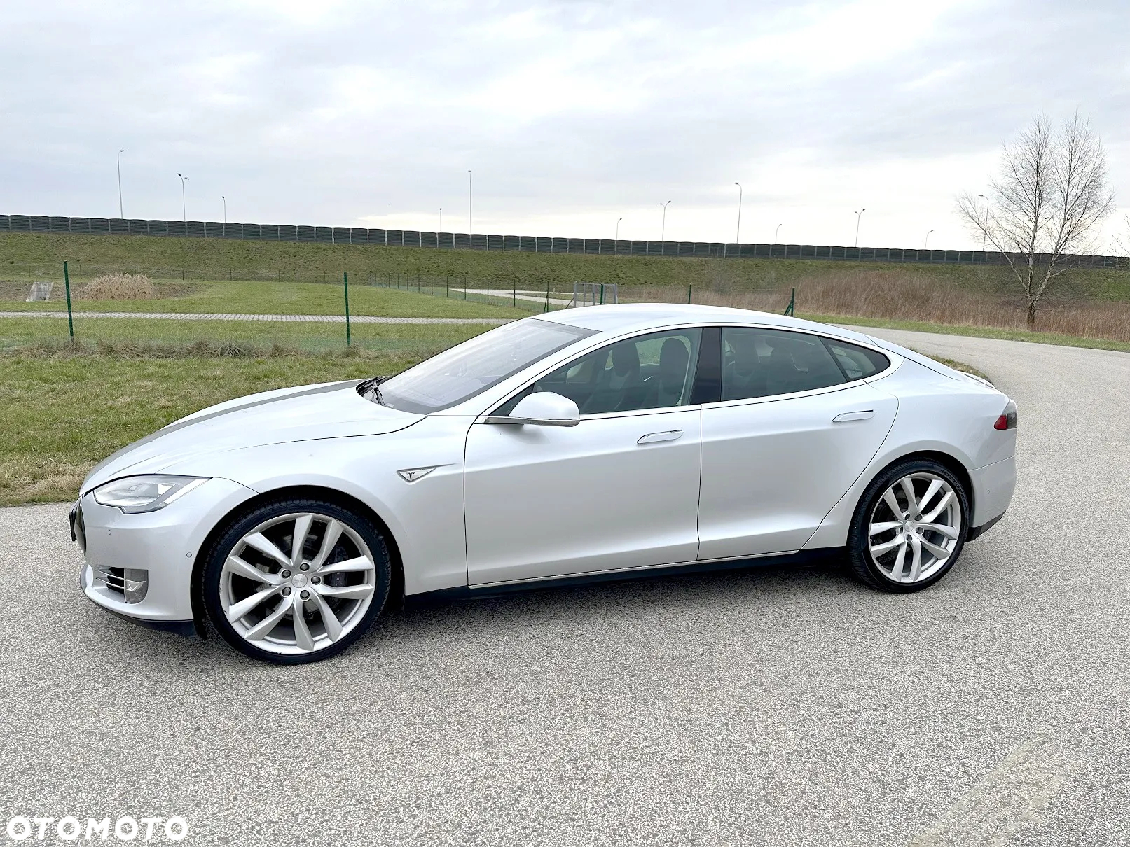 Tesla Model S 85 - 9