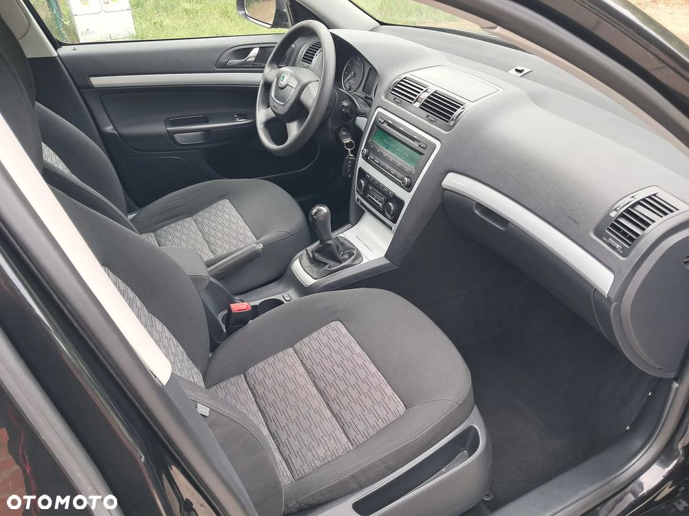 Skoda Octavia 1.6 SPORT EDITION - 18