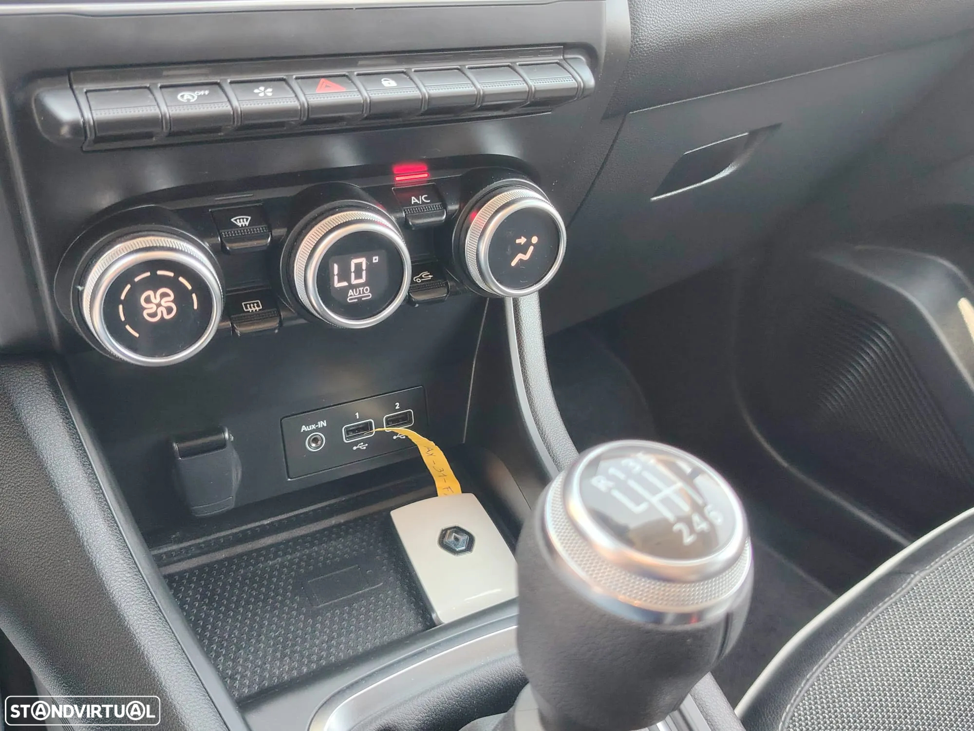 Renault Captur 1.0 TCe Techno Bi-Fuel - 24