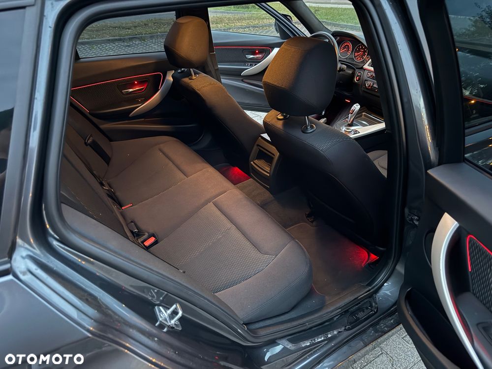 BMW Seria 3 318d - 11