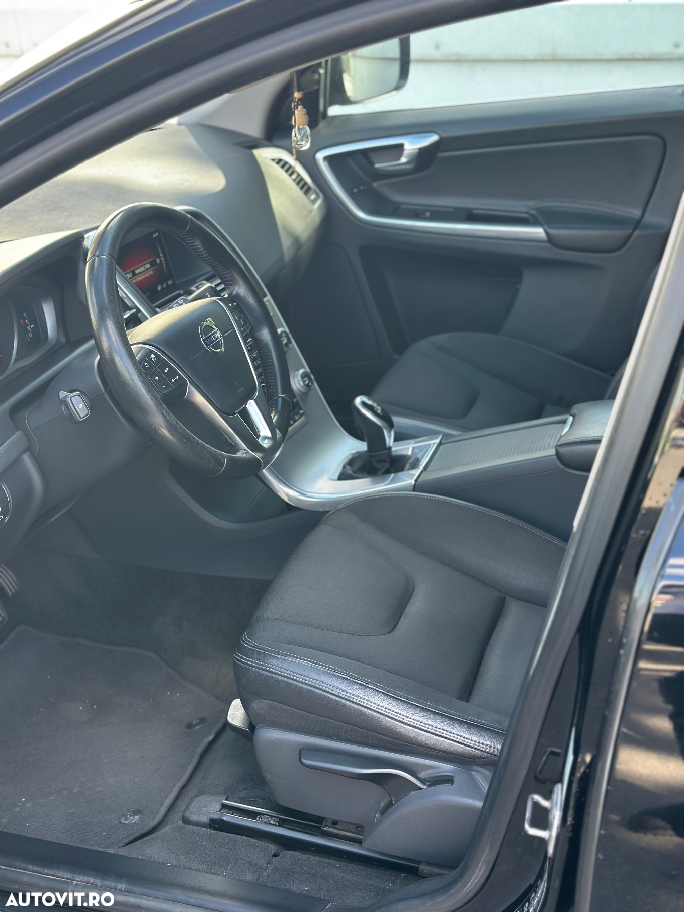 Volvo XC 60 D3 Geartronic Momentum - 22
