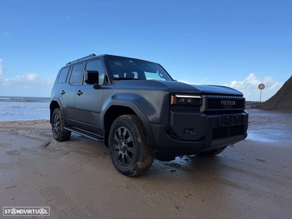 Toyota Land Cruiser Prado - 11