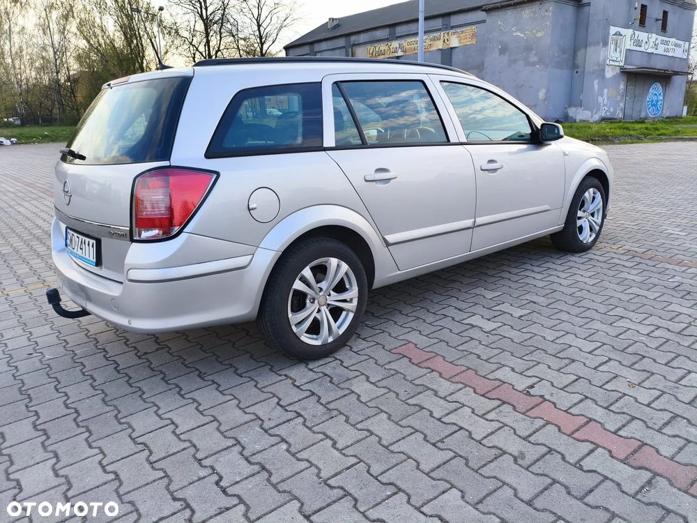 Opel Astra 1.9 CDTI DPF Automatik Cosmo - 4