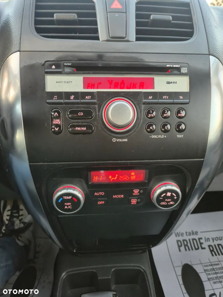 Suzuki SX4 1.6 Premium - 24