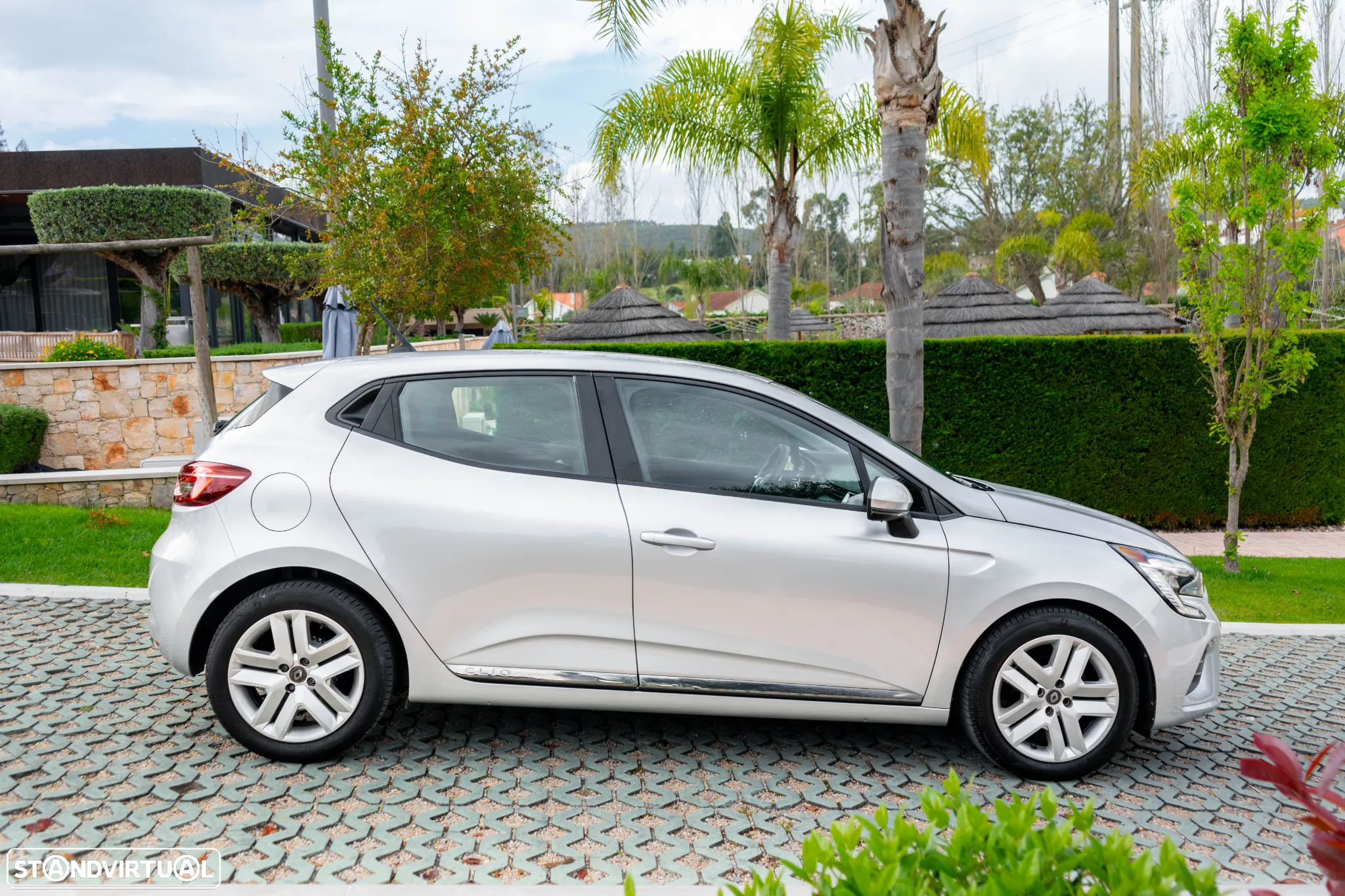 Renault Clio 1.0 TCe Limited - 12