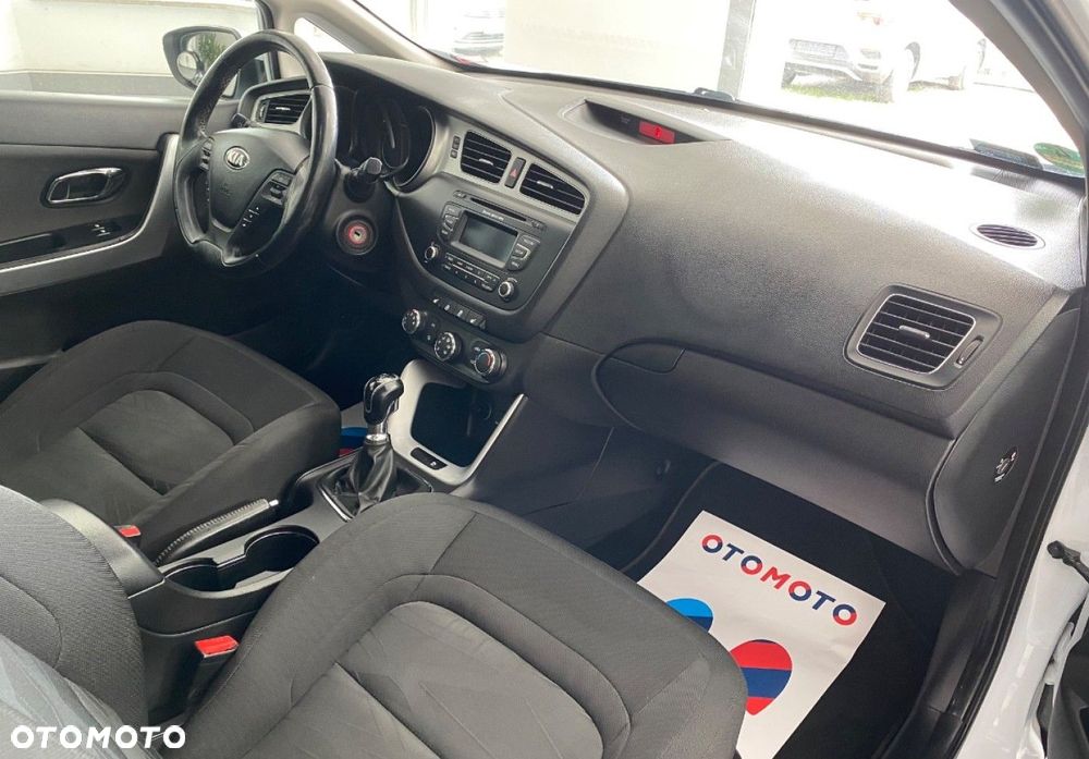 Kia Ceed - 12