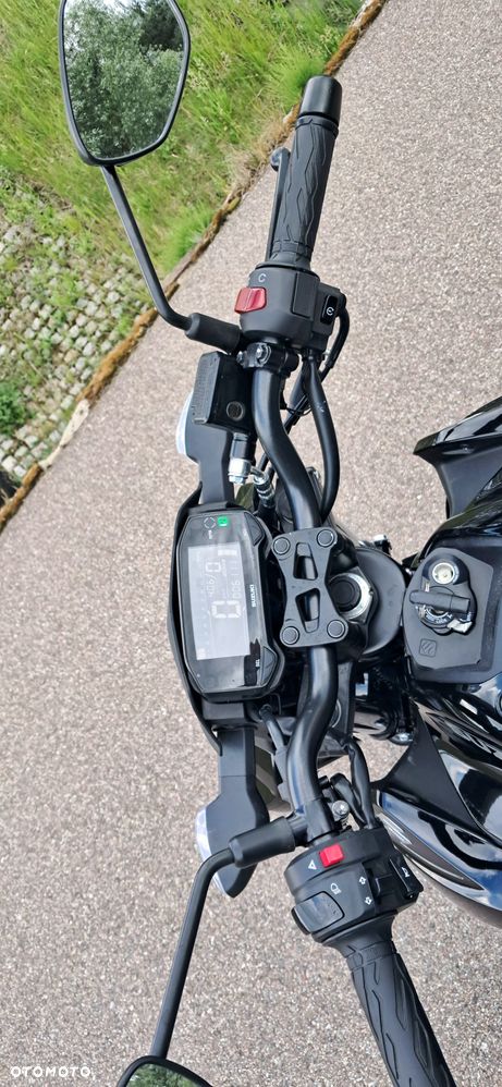 Suzuki GSX - 6