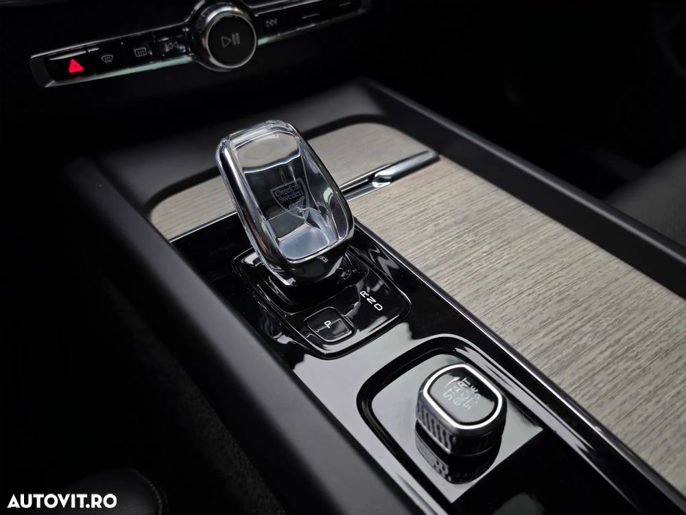 Volvo XC 60 T6 AWD Recharge Geartronic Inscription Expression - 24