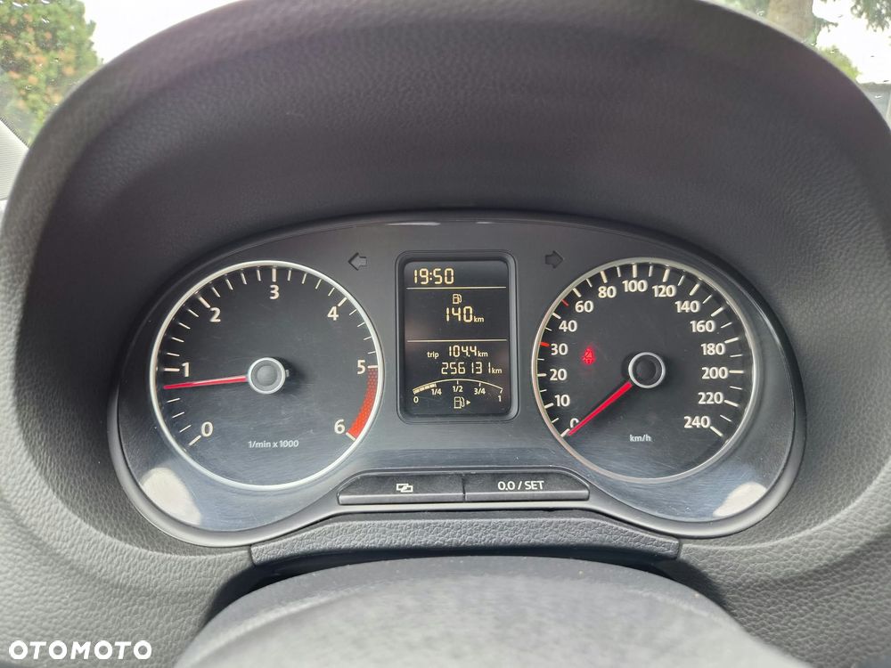 Volkswagen Polo - 13