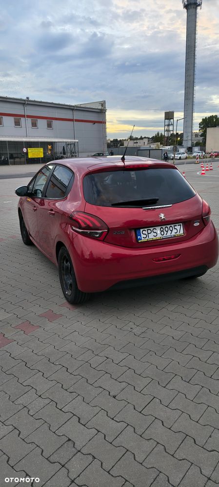 Peugeot 208 - 5