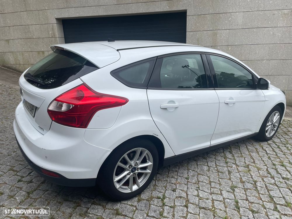 Ford Focus 1.0 EcoBoost S&S COOL&CONNECT - 6