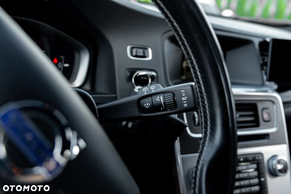 Volvo V60 D2 Kinetic - 33