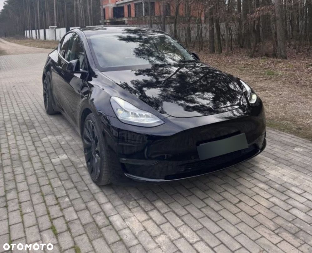 Tesla Model Y - 6