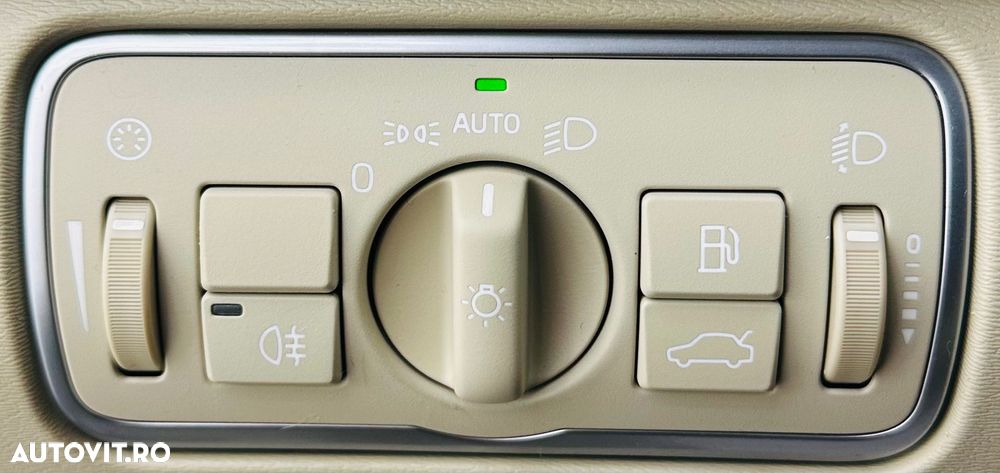 Volvo XC 60 D4 Geartronic Momentum - 12