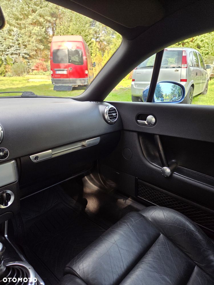 Audi TT Coupé - 19