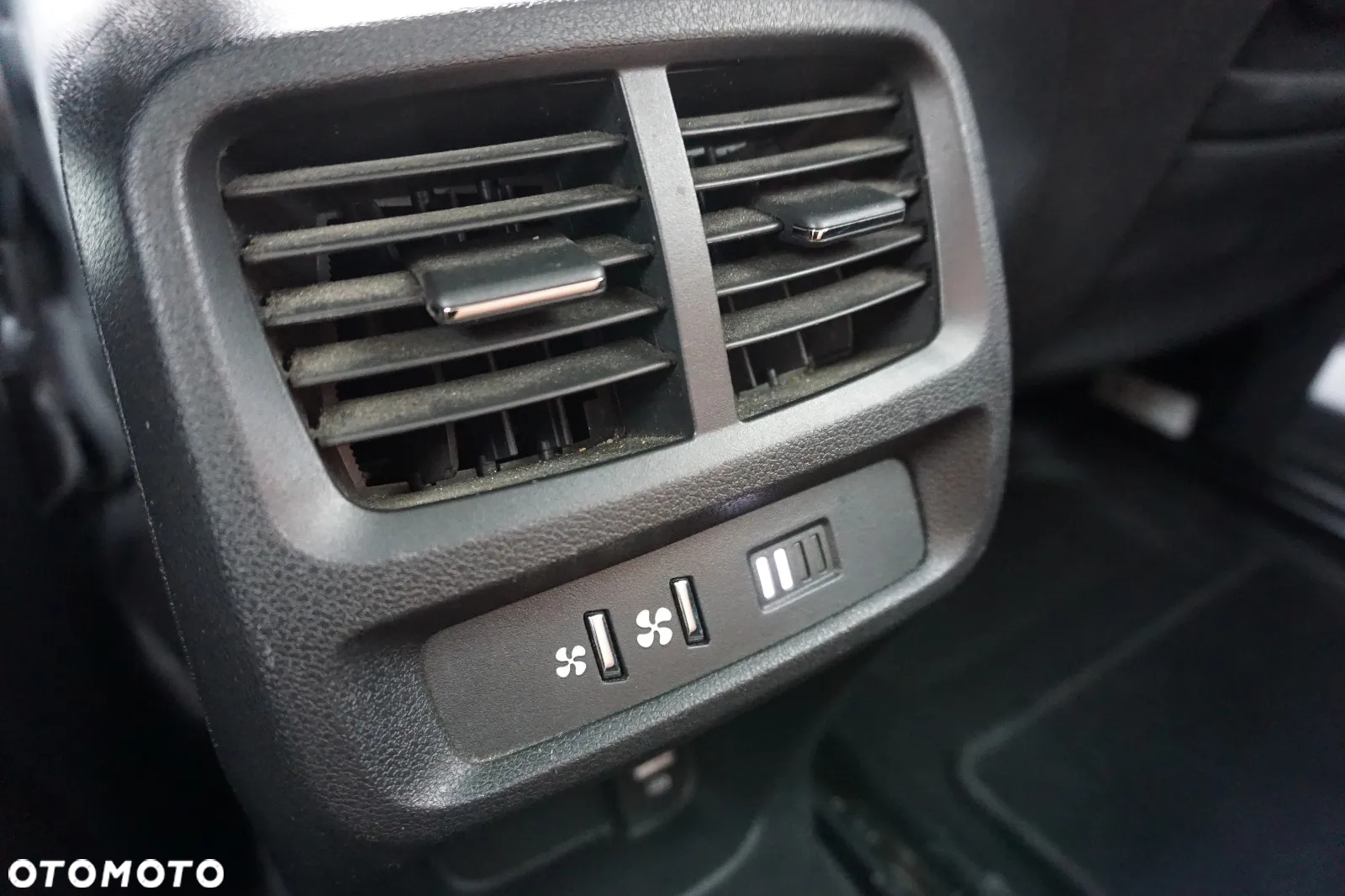 Citroën Berlingo M 1.2 PureTech Live Pack S&S - 27