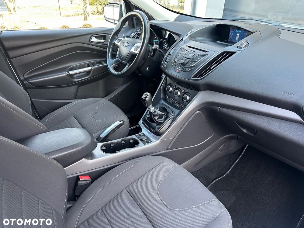 Ford Kuga - 24