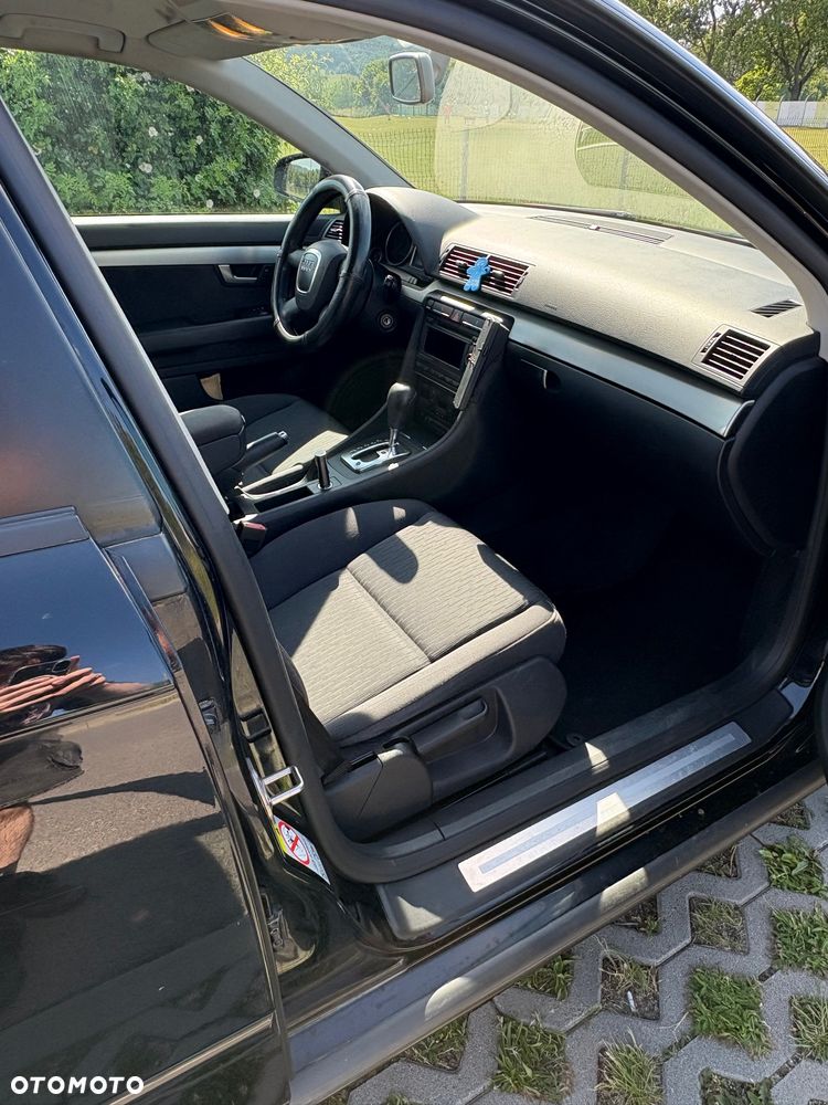 Audi A4 Limousine - 10